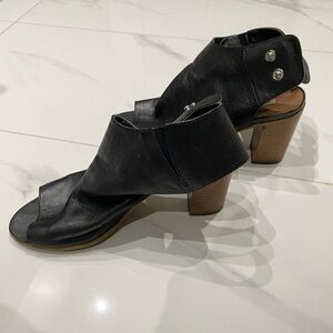 Steve Madden Black Mules Effortlessly Chic